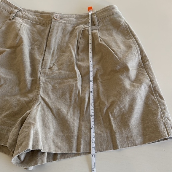 Open Edit Linen Pleated Shorts Size 2 - Picture 7 of 10